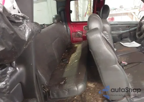 2001 Chevrolet Silverado 1500 из США, поврежденный, VIN 2GCEC19T111251342